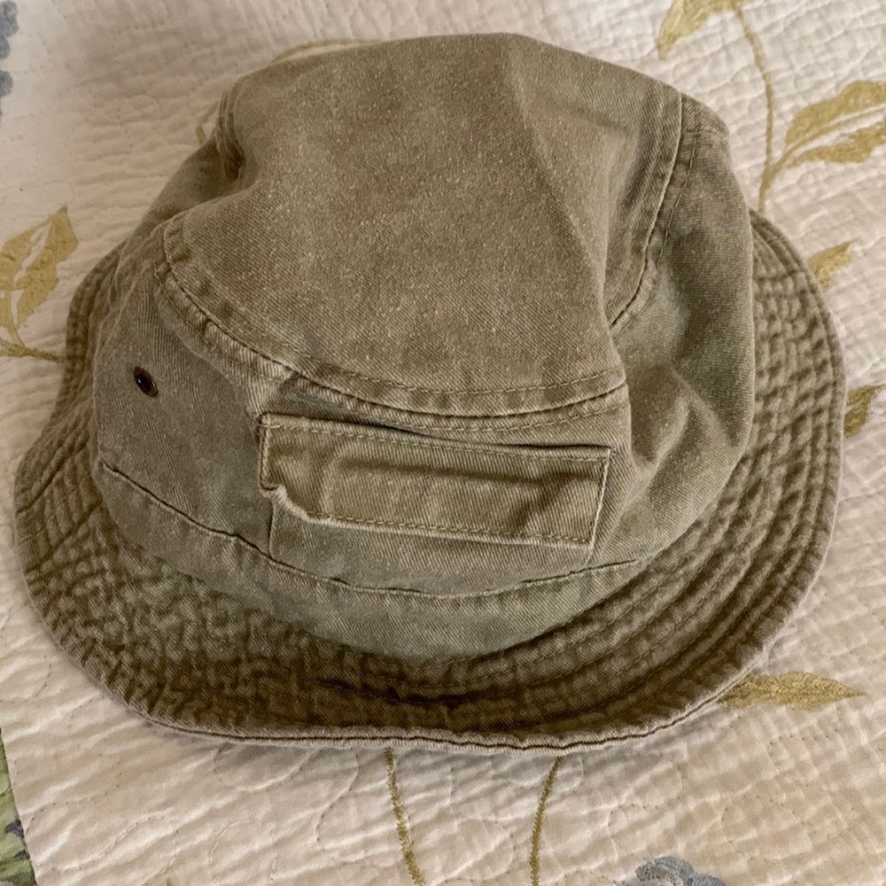 Bucket hat with Pocket